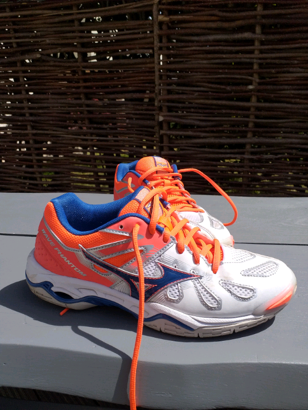wave phantom 2 netball trainers